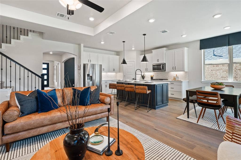 113 Republic Lane, Forney, TX 75126 Beazer Homes Brookville Estates Avalon Floorplan. This is not a photo of the actual home, but is a photo of the Avalon floorplan.