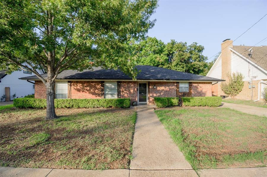 Property photo for 286 Larry Drive, Dallas, TX