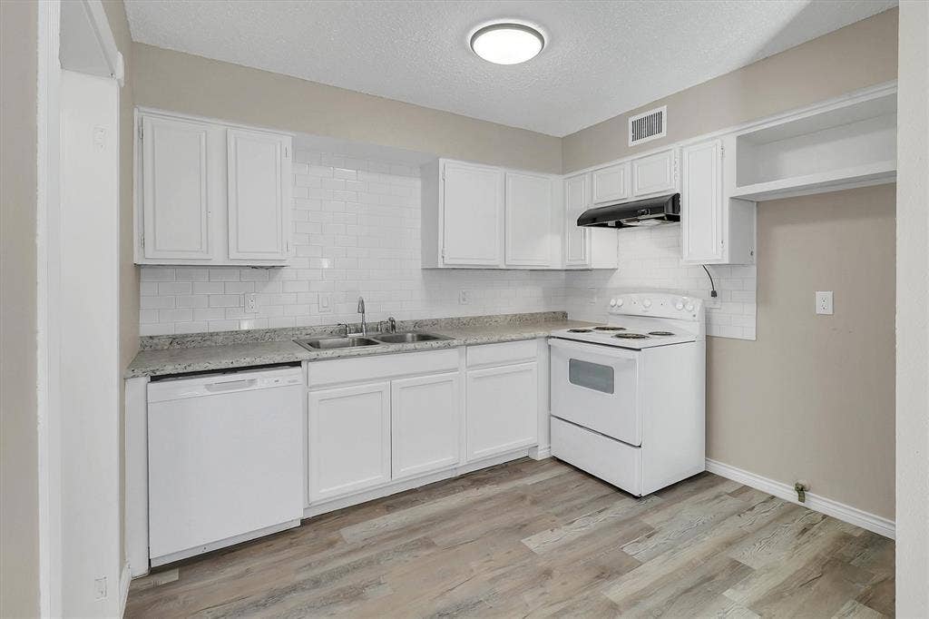 2434 Weatherby Drive, Mesquite, TX 75181