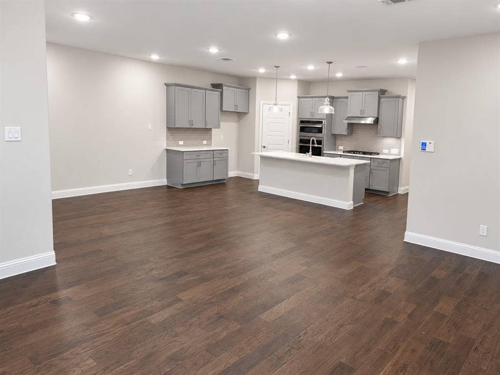 658 Erin Hills Drive, Red Oak, TX 75154