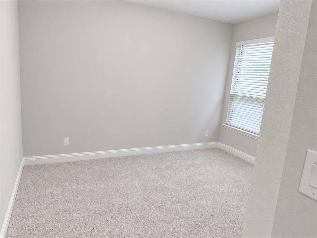 658 Erin Hills Drive, Red Oak, TX 75154
