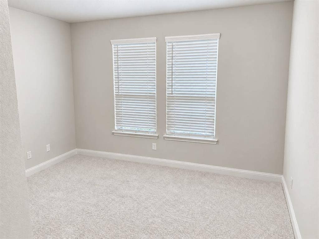 658 Erin Hills Drive, Red Oak, TX 75154