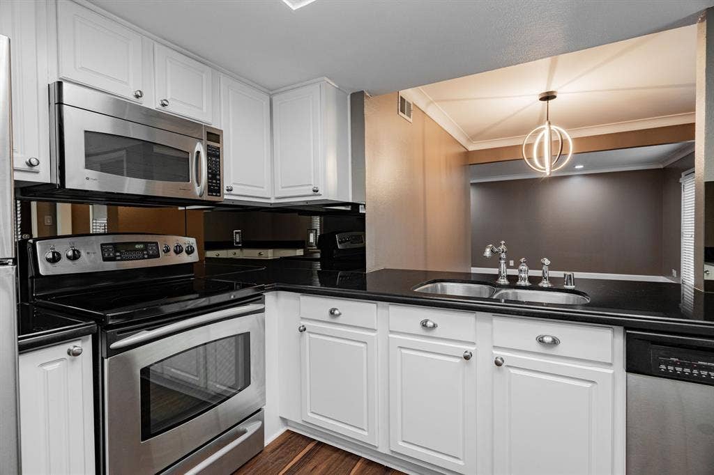 7809 Meadow Park Drive, #208, Dallas, TX 75230