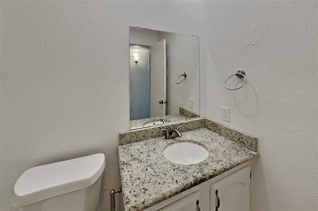 745 Cambridge Drive, Plano, TX 75023 745 Cambridge Drive, Plano, TX 75023