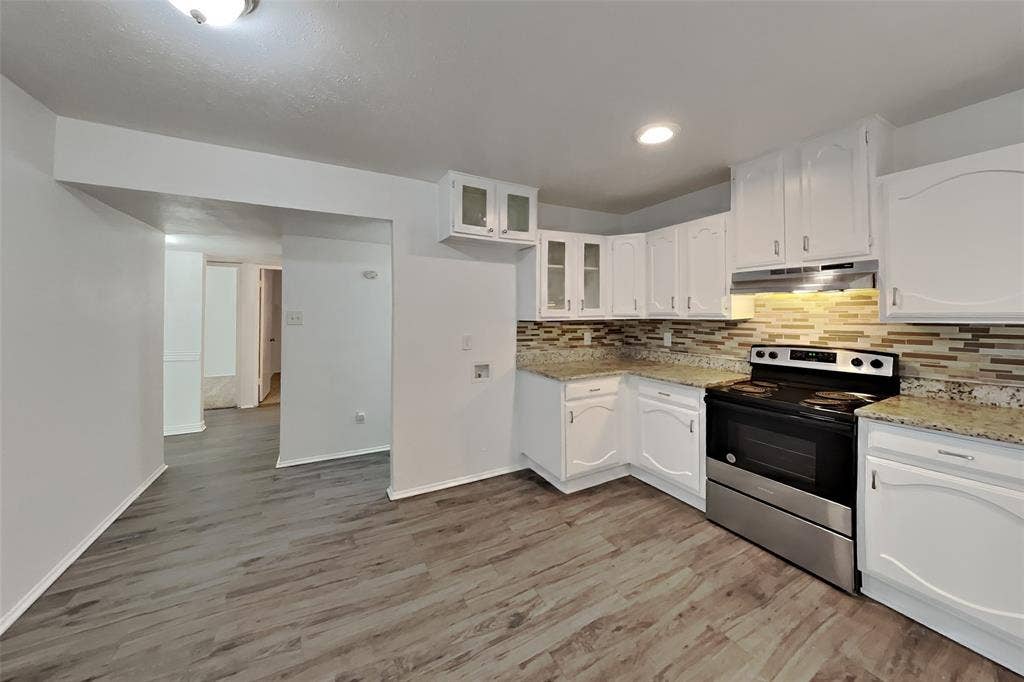 745 Cambridge Drive, Plano, TX 75023 745 Cambridge Drive, Plano, TX 75023