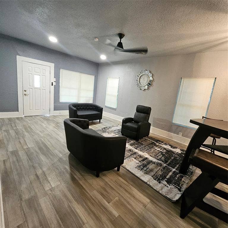 2846 Metropolitan Avenue, Dallas, TX 75215 2846 Metropolitan Avenue, Dallas, TX 75215