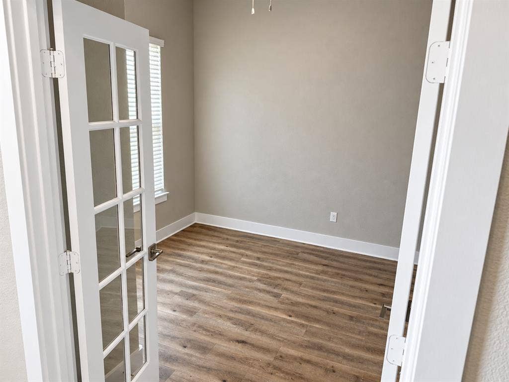 241 Poinsetta Drive, Palmer, TX 75152 241 Poinsetta Drive, Palmer, TX 75152