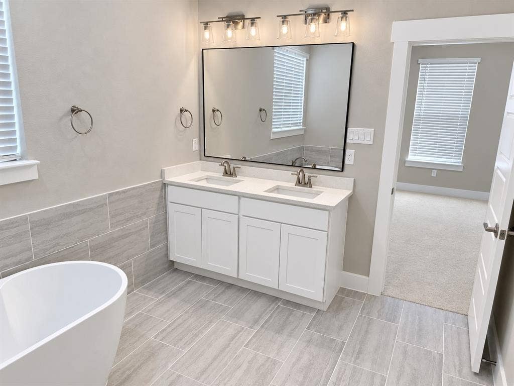 241 Poinsetta Drive, Palmer, TX 75152 241 Poinsetta Drive, Palmer, TX 75152