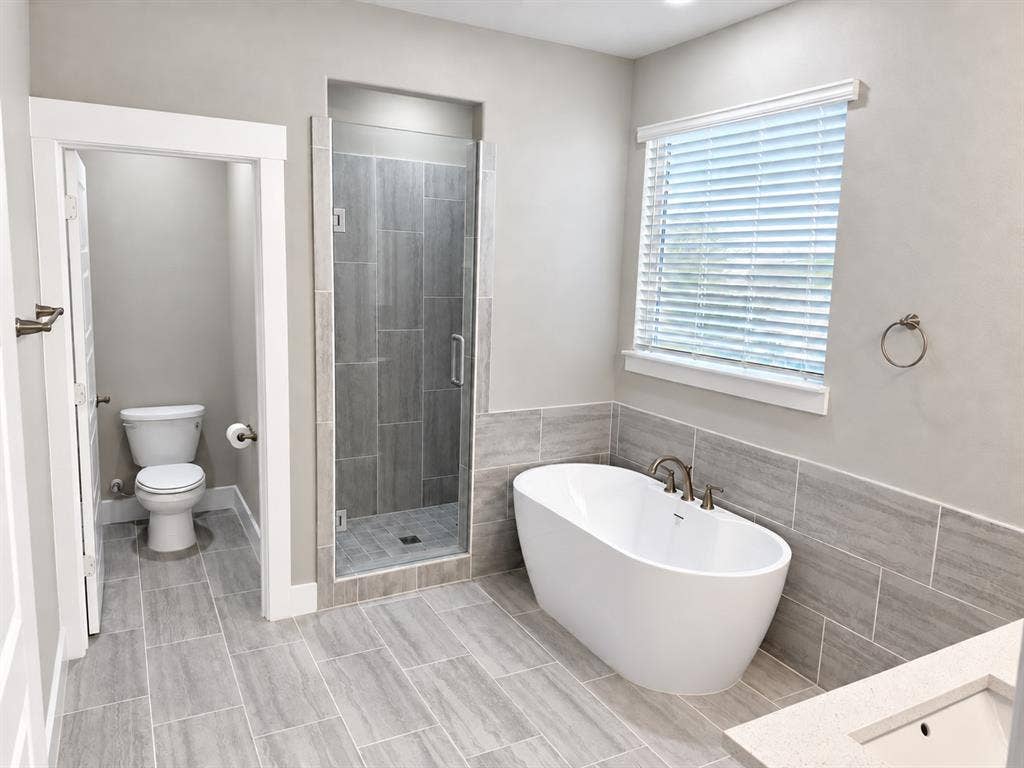 241 Poinsetta Drive, Palmer, TX 75152 241 Poinsetta Drive, Palmer, TX 75152