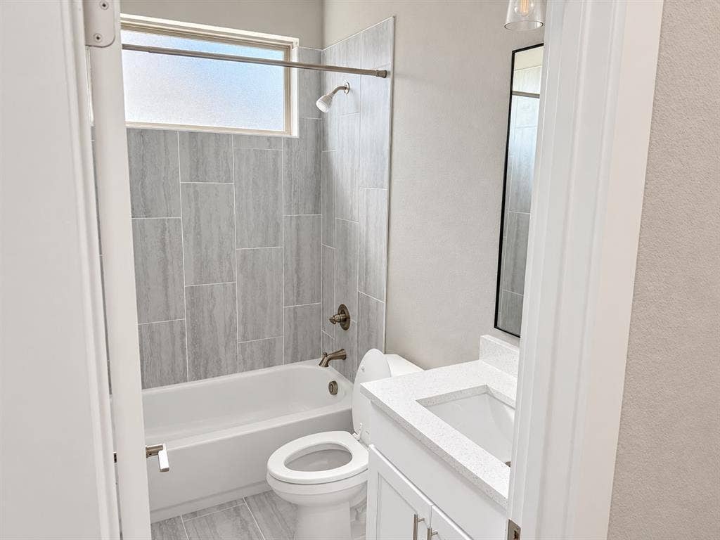 241 Poinsetta Drive, Palmer, TX 75152 241 Poinsetta Drive, Palmer, TX 75152