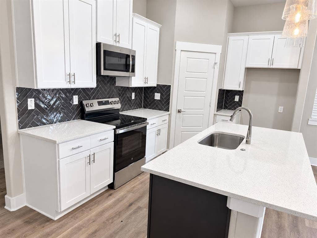 241 Poinsetta Drive, Palmer, TX 75152 241 Poinsetta Drive, Palmer, TX 75152
