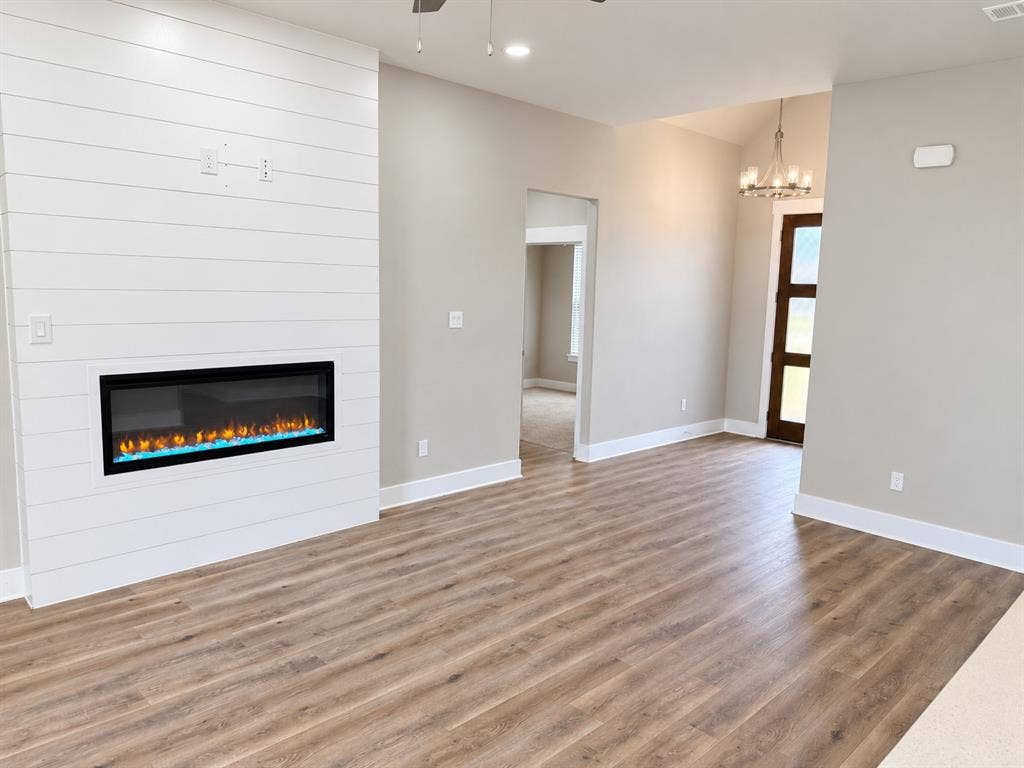 241 Poinsetta Drive, Palmer, TX 75152 241 Poinsetta Drive, Palmer, TX 75152