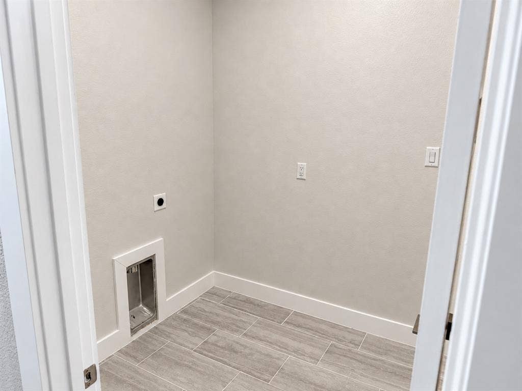 241 Poinsetta Drive, Palmer, TX 75152 241 Poinsetta Drive, Palmer, TX 75152