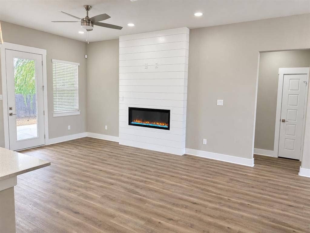 241 Poinsetta Drive, Palmer, TX 75152 241 Poinsetta Drive, Palmer, TX 75152