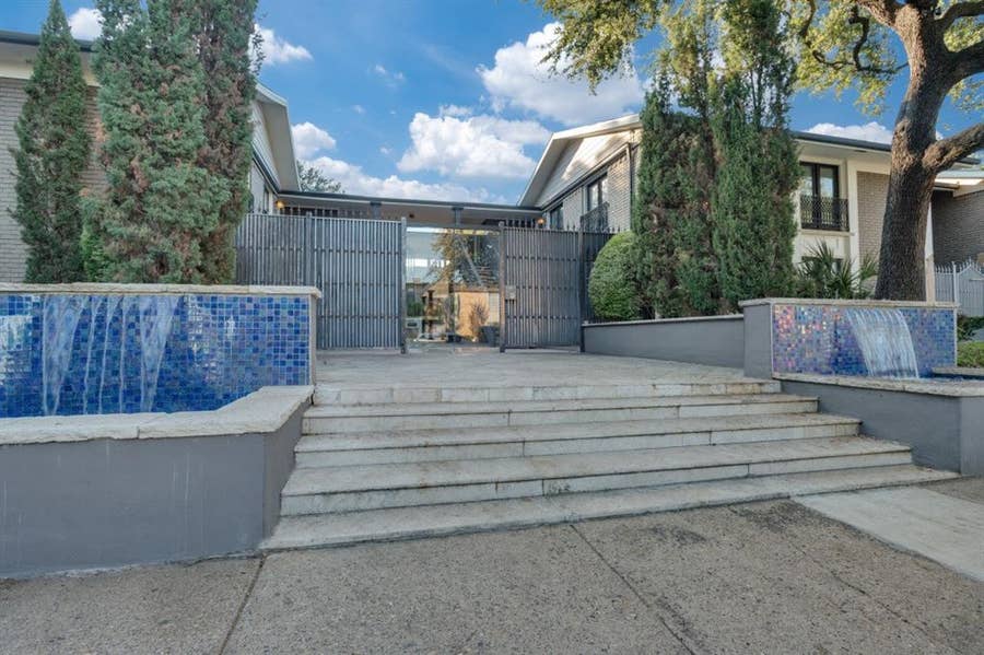 Property photo for 10213 Regal Oaks Drive, #216, Dallas, TX