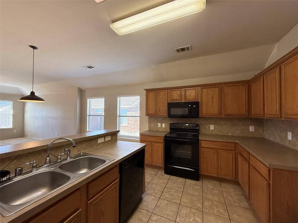 130 Prairie View Drive, Princeton, TX 75407 130 Prairie View Drive, Princeton, TX 75407