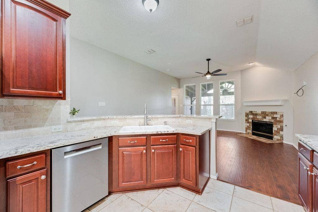 6310 Nueces Bay Drive, Rowlett, TX 75089 6310 Nueces Bay Drive, Rowlett, TX 75089