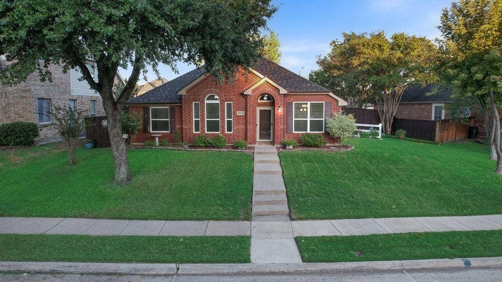 6310 Nueces Bay Drive, Rowlett, TX 75089 6310 Nueces Bay Drive, Rowlett, TX 75089