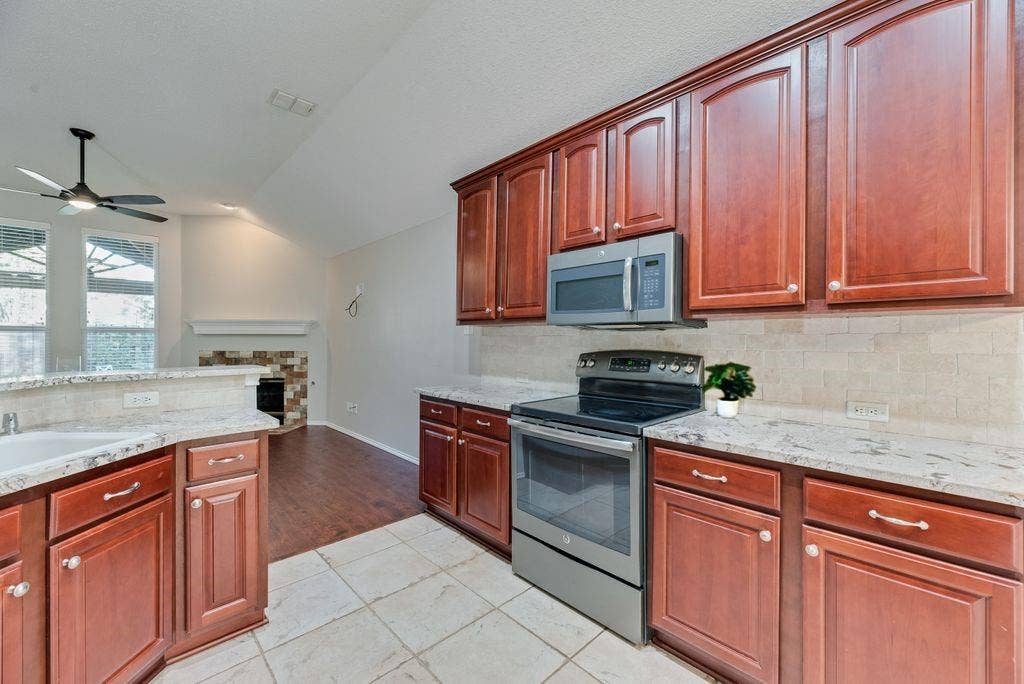 6310 Nueces Bay Drive, Rowlett, TX 75089 6310 Nueces Bay Drive, Rowlett, TX 75089