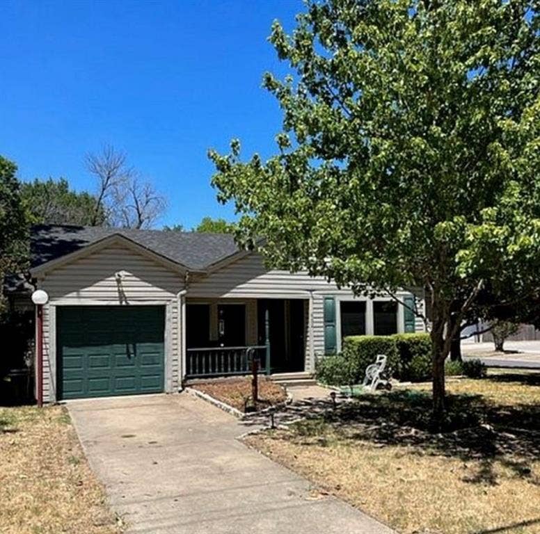 Property photo for 602 W High Street, Terrell, TX