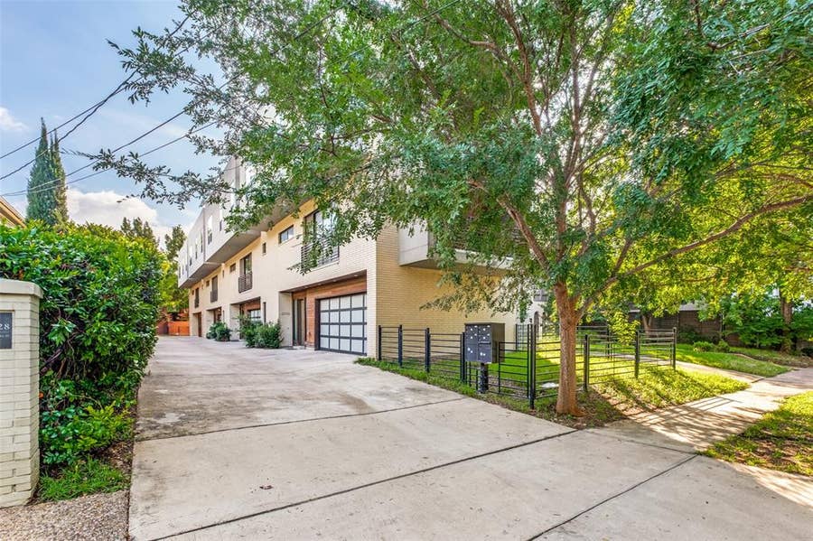 Property photo for 3336 Anchor Court, Dallas, TX