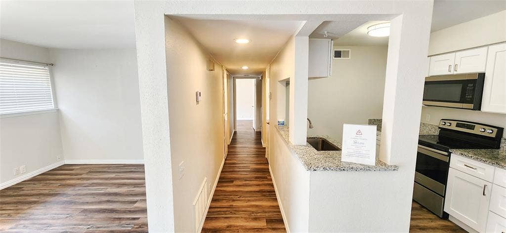 4402 Tophill Lane, Irving, TX 75038 4402 Tophill Lane, Irving, TX 75038