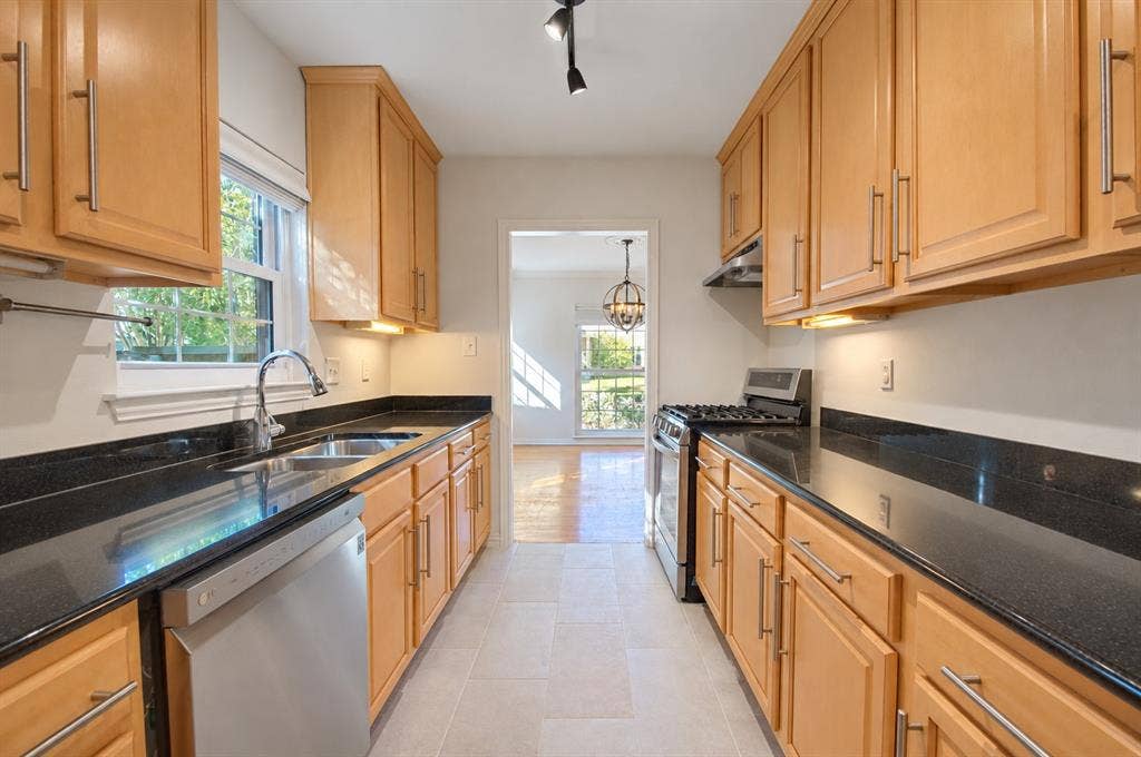 6050 Ellsworth Avenue, Dallas, TX 75206 6050 Ellsworth Avenue, Dallas, TX 75206