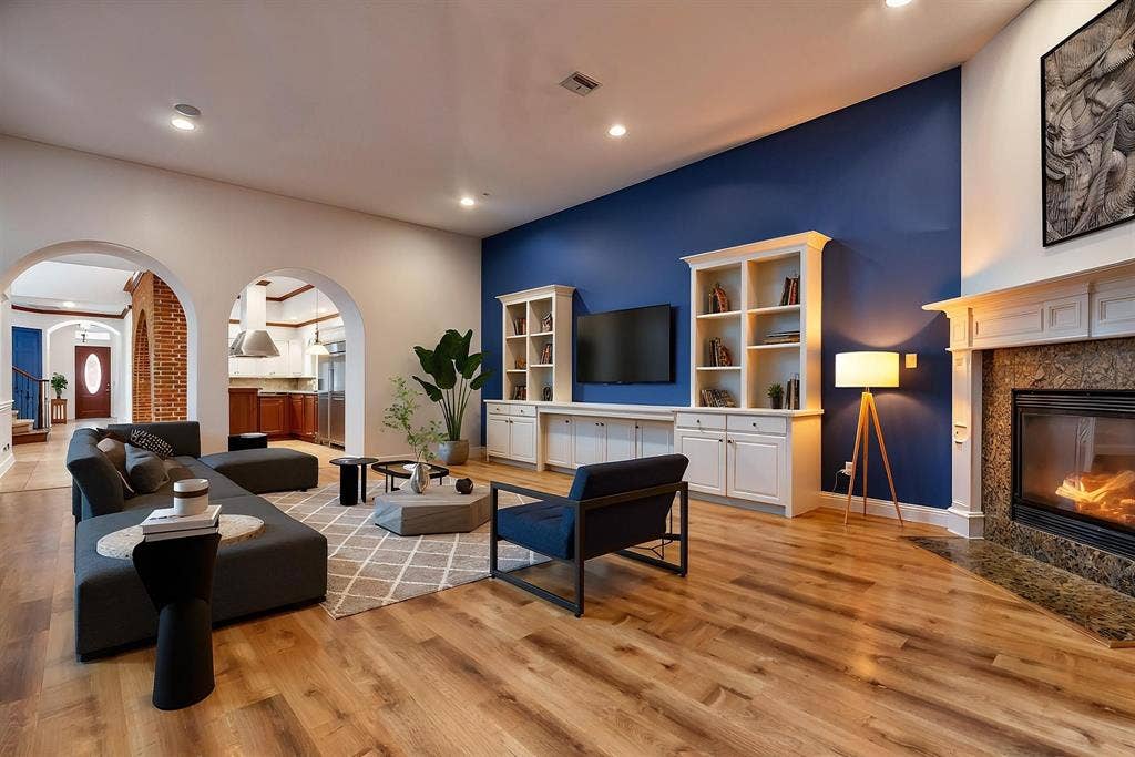 10910 Nevis Lane, Dallas, TX 75218 *VIRTUALLY STAGED*
