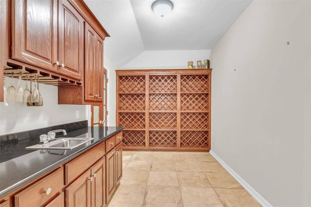 10910 Nevis Lane, Dallas, TX 75218 10910 Nevis Lane, Dallas, TX 75218