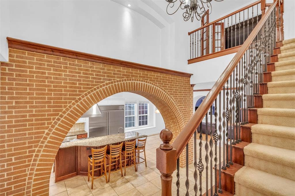 10910 Nevis Lane, Dallas, TX 75218 10910 Nevis Lane, Dallas, TX 75218