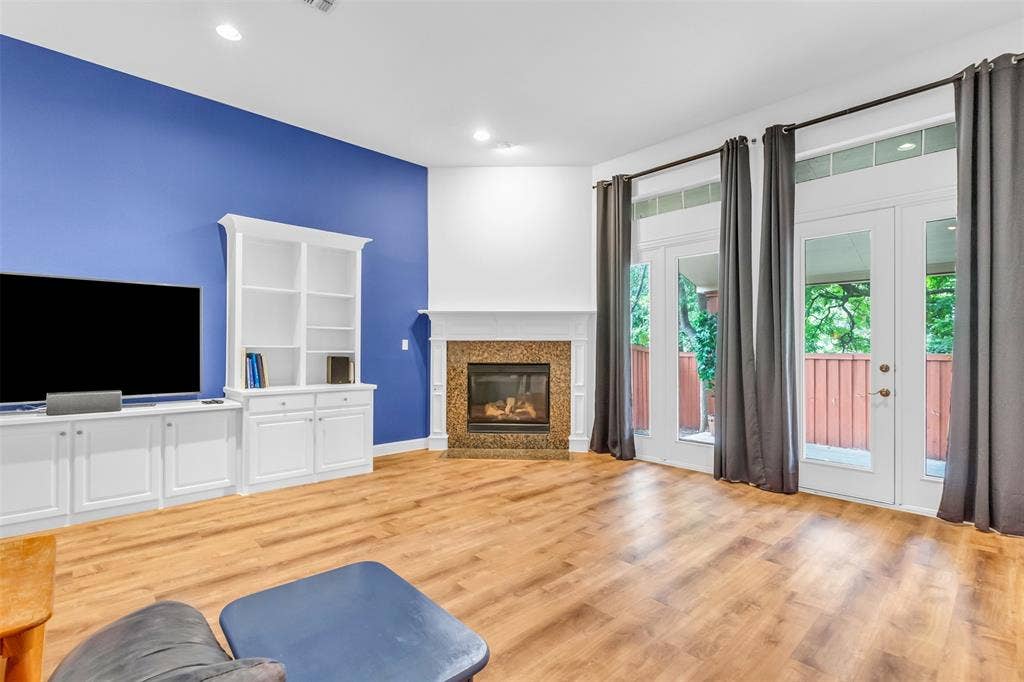 10910 Nevis Lane, Dallas, TX 75218 10910 Nevis Lane, Dallas, TX 75218