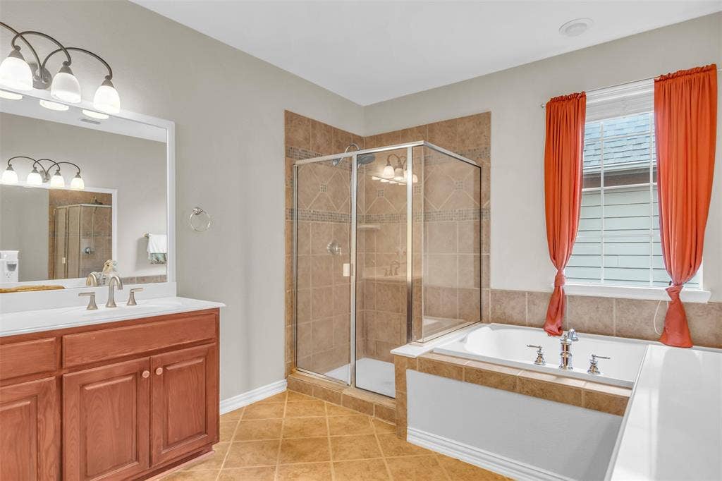 10910 Nevis Lane, Dallas, TX 75218 10910 Nevis Lane, Dallas, TX 75218