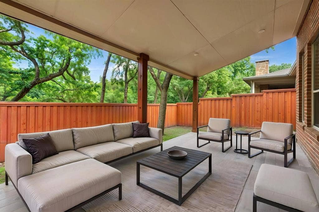 10910 Nevis Lane, Dallas, TX 75218 *VIRTUALLY STAGED*