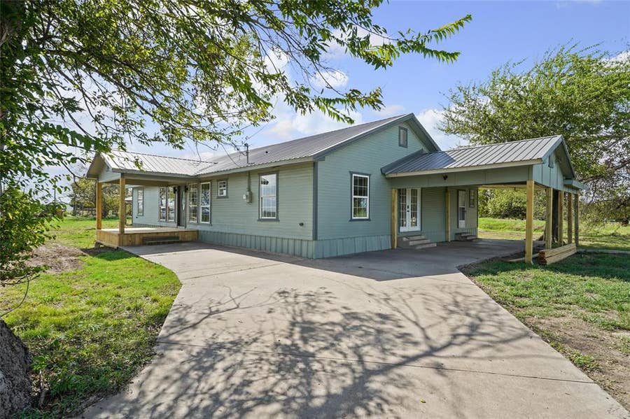 Property photo for 5845 Farm Road 71 W, Sulphur Springs, TX