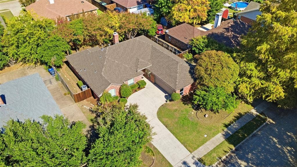 2418 Riverview Drive, McKinney, TX 75071