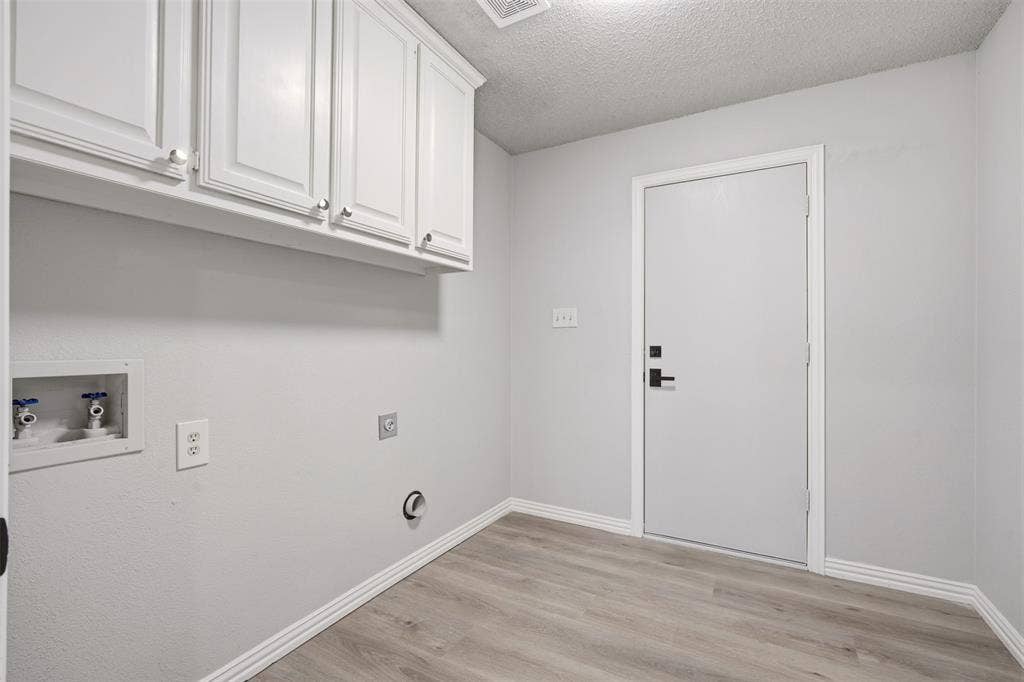 2418 Riverview Drive, McKinney, TX 75071