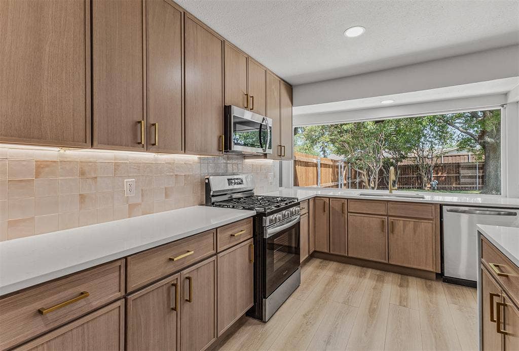 3745 Blue Trace Lane, Farmers Branch, TX 75244 3745 Blue Trace Lane, Farmers Branch, TX 75244