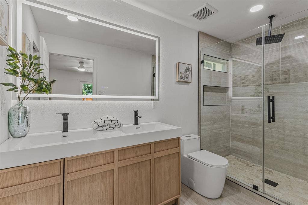 3745 Blue Trace Lane, Farmers Branch, TX 75244 3745 Blue Trace Lane, Farmers Branch, TX 75244