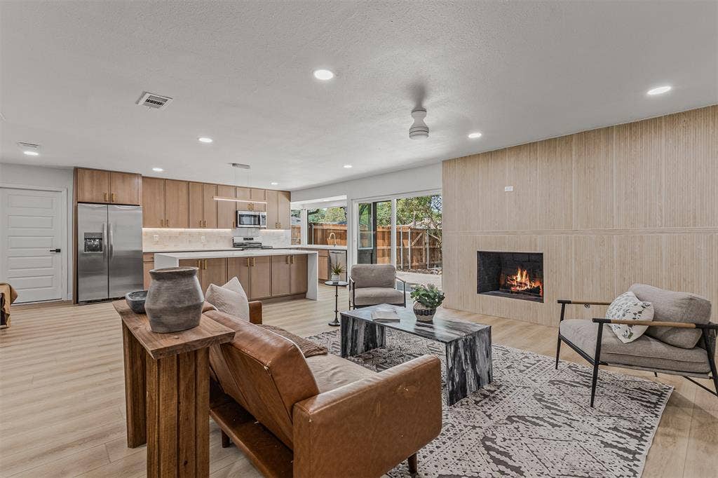 3745 Blue Trace Lane, Farmers Branch, TX 75244 3745 Blue Trace Lane, Farmers Branch, TX 75244