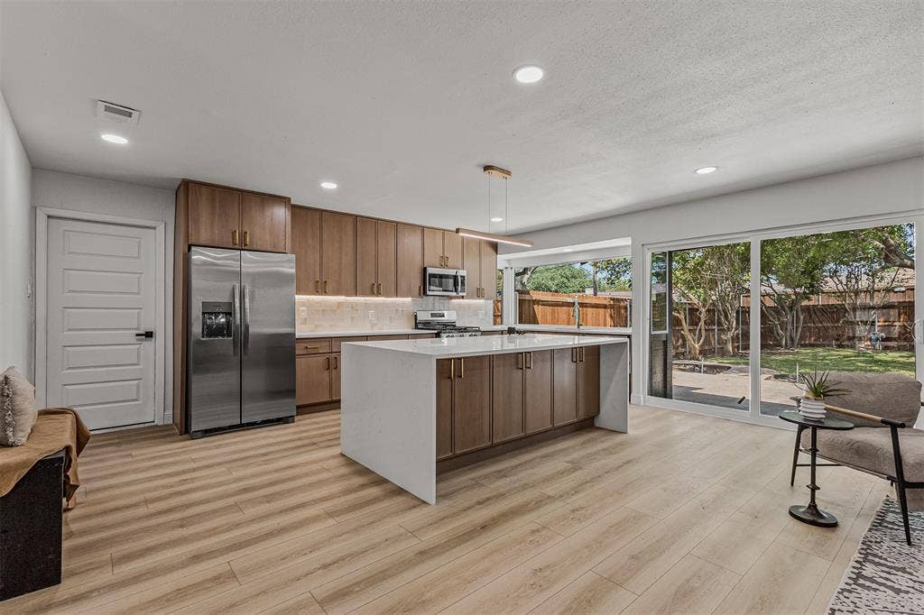 3745 Blue Trace Lane, Farmers Branch, TX 75244 3745 Blue Trace Lane, Farmers Branch, TX 75244