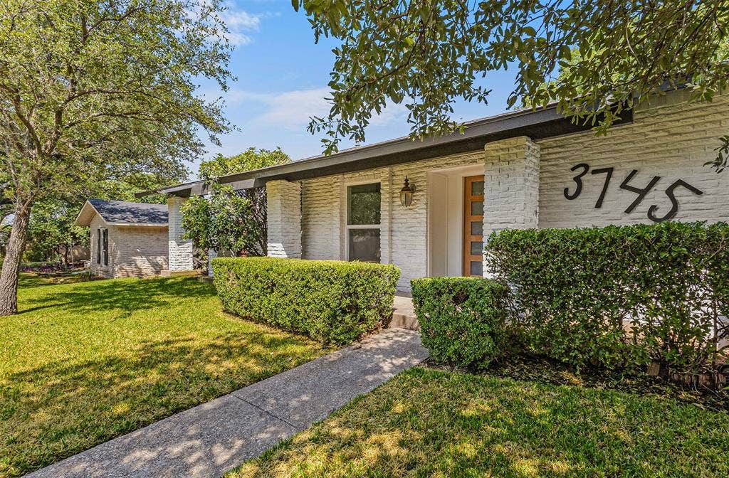 3745 Blue Trace Lane, Farmers Branch, TX 75244 3745 Blue Trace Lane, Farmers Branch, TX 75244