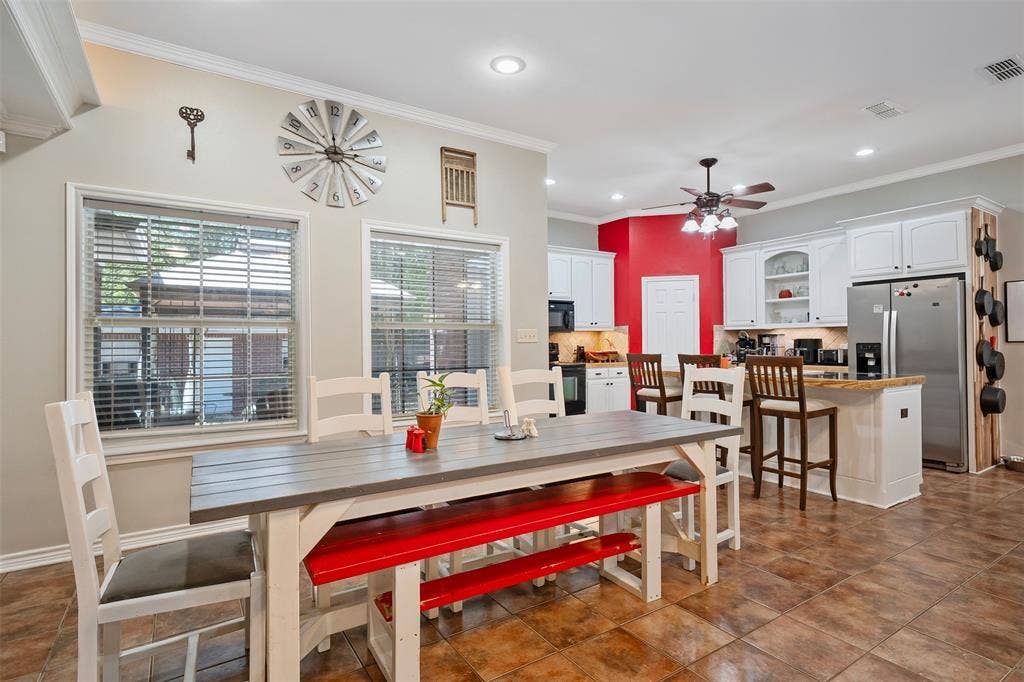 405 Husky Drive, Lindale, TX 75771 405 Husky Drive, Lindale, TX 75771