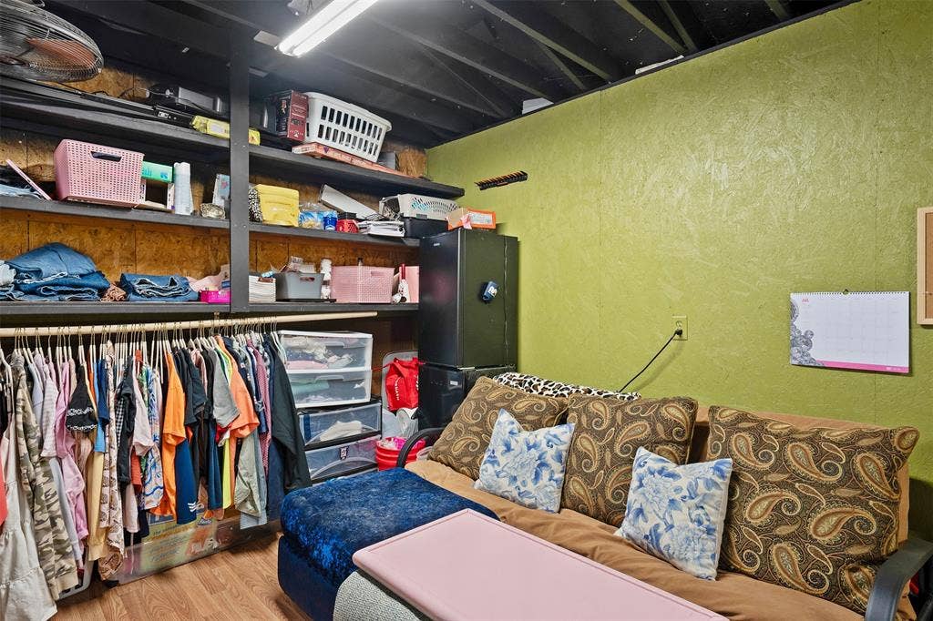 405 Husky Drive, Lindale, TX 75771 405 Husky Drive, Lindale, TX 75771