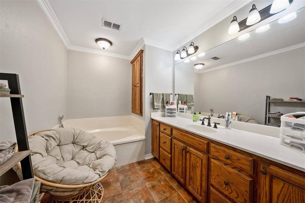 405 Husky Drive, Lindale, TX 75771 405 Husky Drive, Lindale, TX 75771