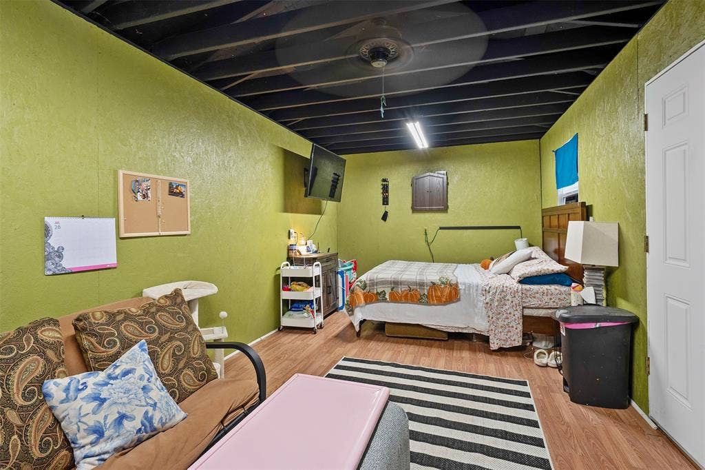 405 Husky Drive, Lindale, TX 75771 405 Husky Drive, Lindale, TX 75771