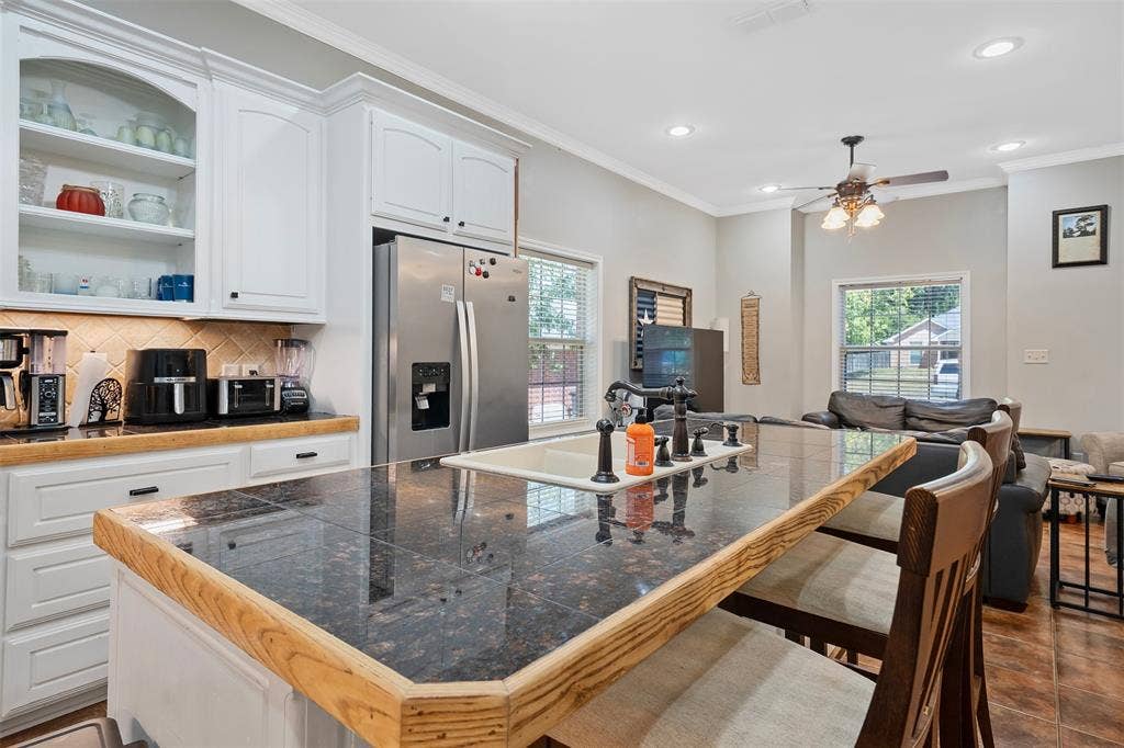 405 Husky Drive, Lindale, TX 75771 405 Husky Drive, Lindale, TX 75771