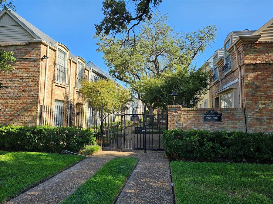 Property photo for 9825 Valley Meadow Court, Dallas, TX