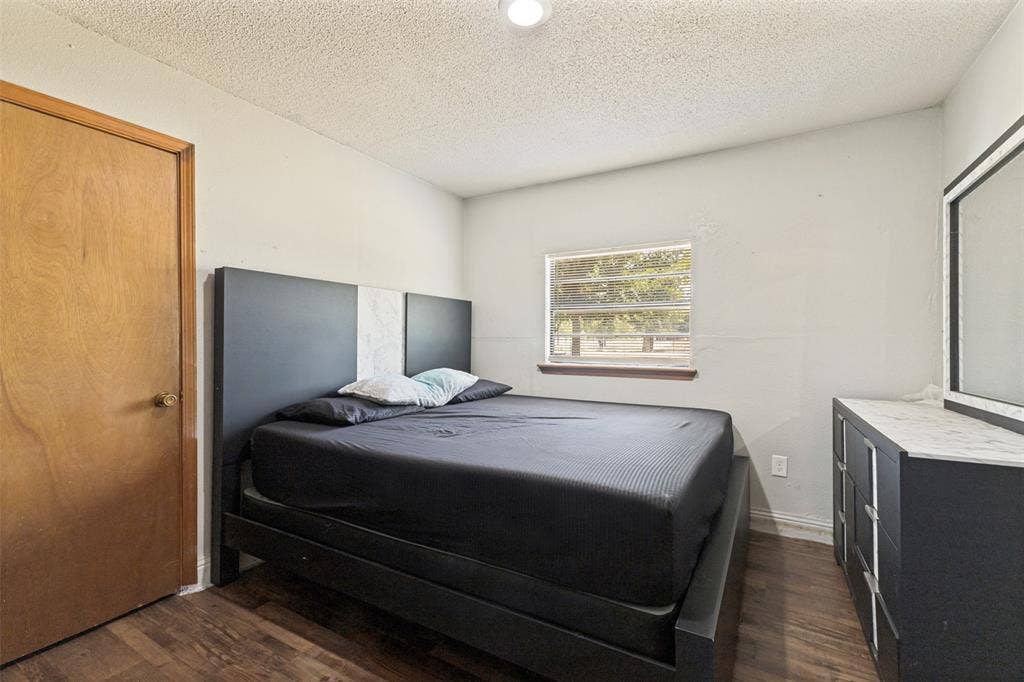 7400 County Road 131A, Terrell, TX 75161 Wood-finish flooring, recessed lighting, and a single-pane horizontal window
