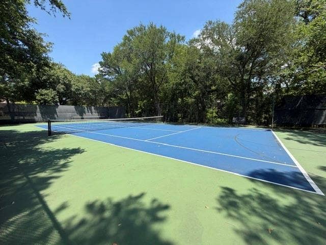 2104 Gent Drive, Plano, TX 75025 2104 Gent Drive, Plano, TX 75025