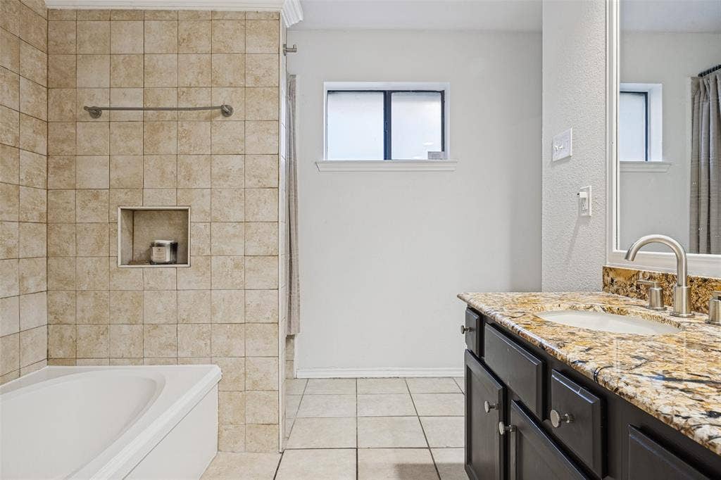 8205 Pacific Pearl Drive, Rowlett, TX 75089 8205 Pacific Pearl Drive, Rowlett, TX 75089